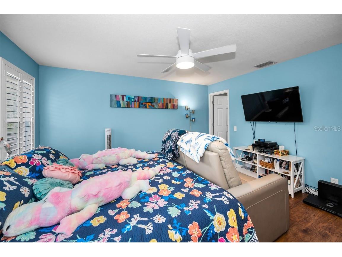 1033 Bella Vista Drive NE Saint Petersburg FL 33702 TB8430357 image22