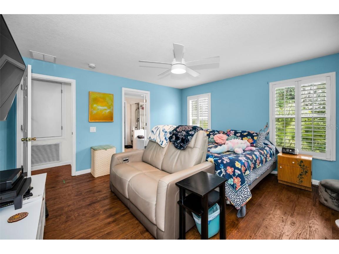 1033 Bella Vista Drive NE Saint Petersburg FL 33702 TB8430357 image24