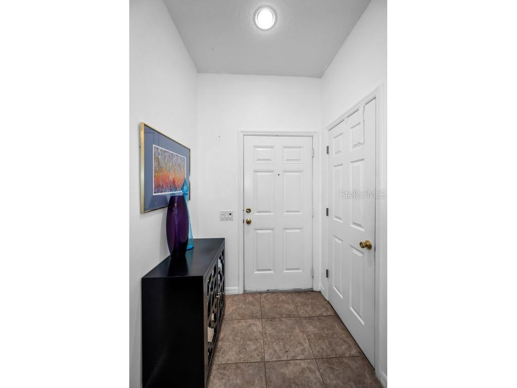 1033 Bella Vista Drive NE Saint Petersburg FL 33702 TB8430357 image6