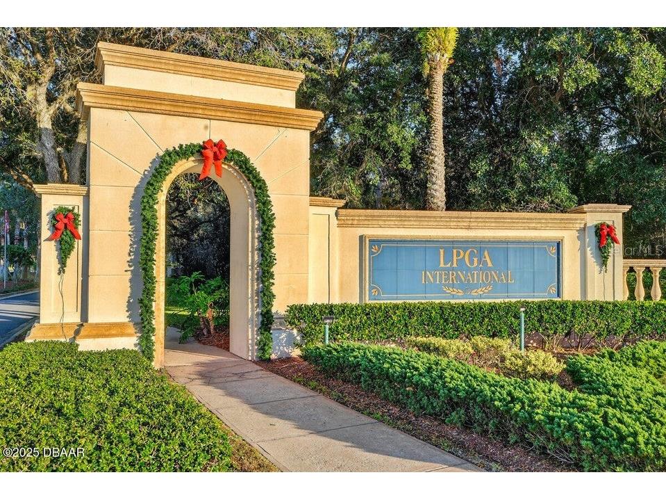 1033 Scramble Drive Daytona Beach FL 32124 - POND V4946080 image2