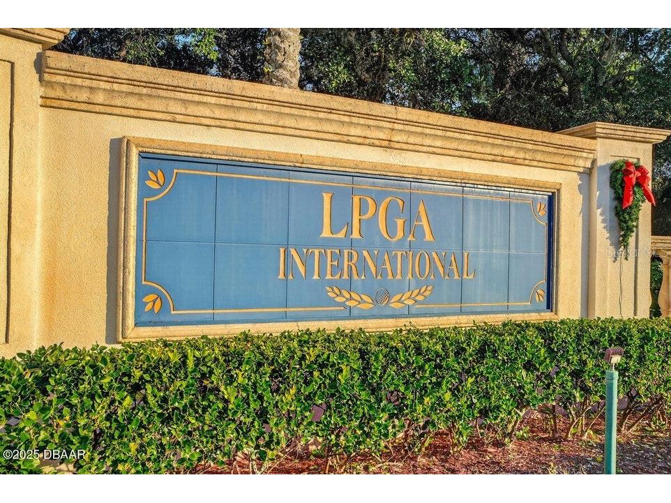 1033 Scramble Drive Daytona Beach FL 32124 - POND V4946080 image3