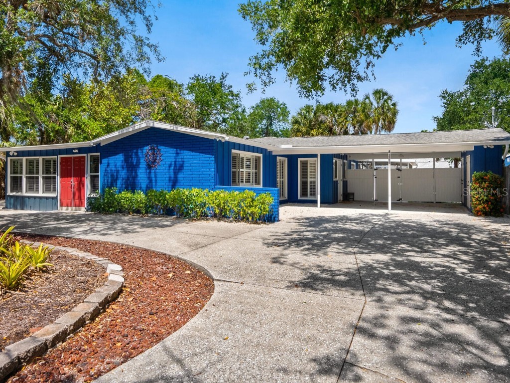 1033 Shadow Lawn Way Sarasota FL 34242 A4566554 image1