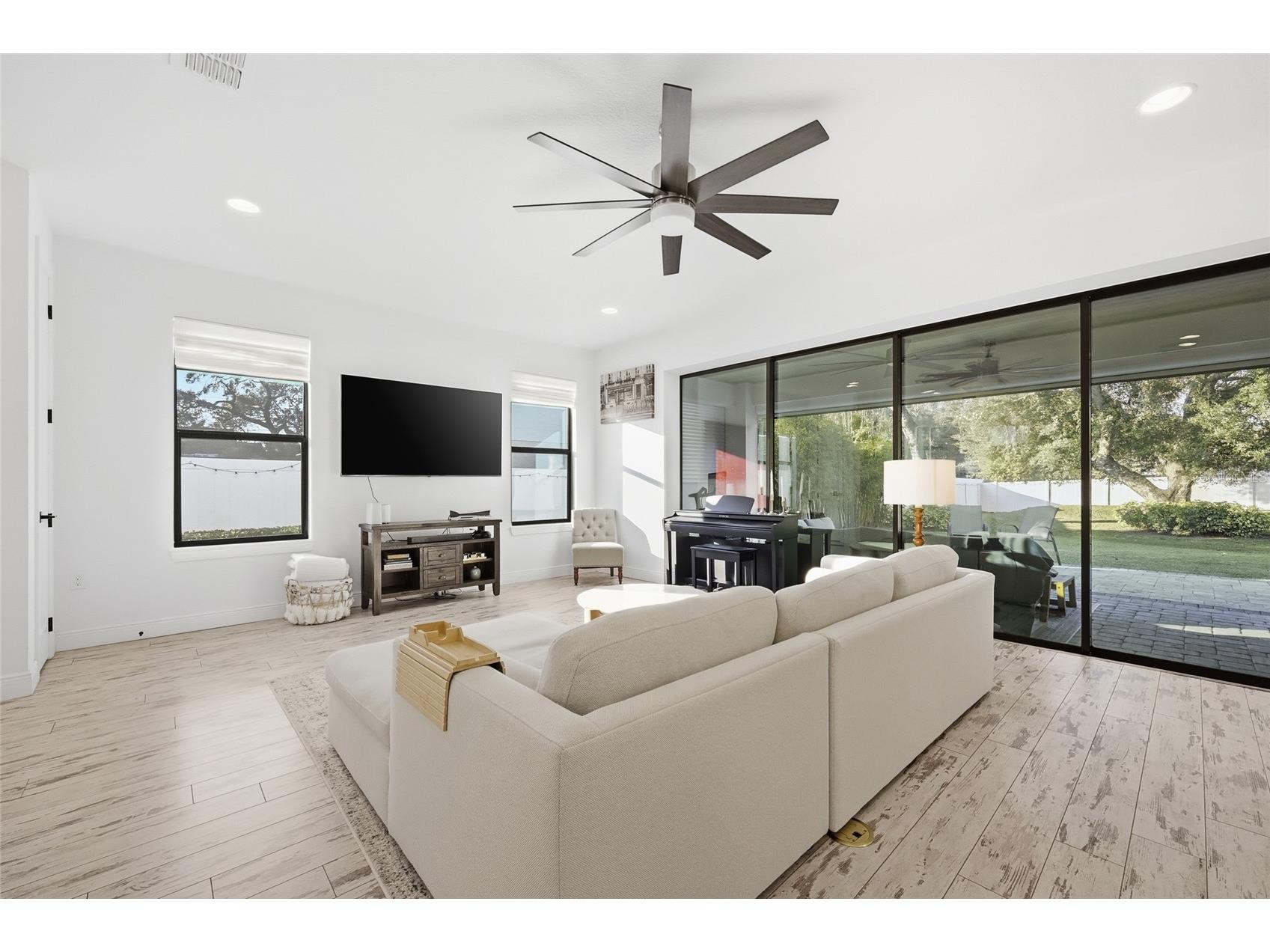 1033 Wilks Avenue Orlando FL 32809 O6379678 image10