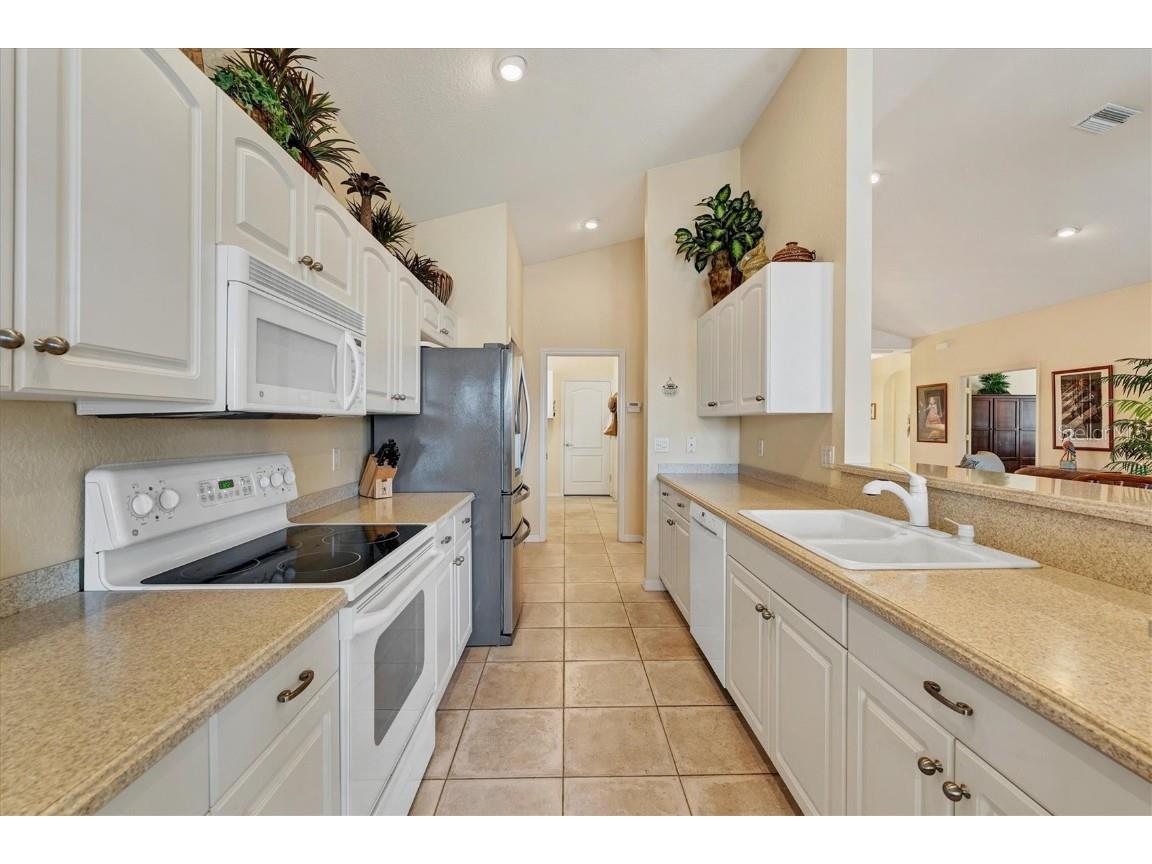 1033 Yosemite Drive, Englewood, FL, 34223 MLS D6138428 Edina Realty