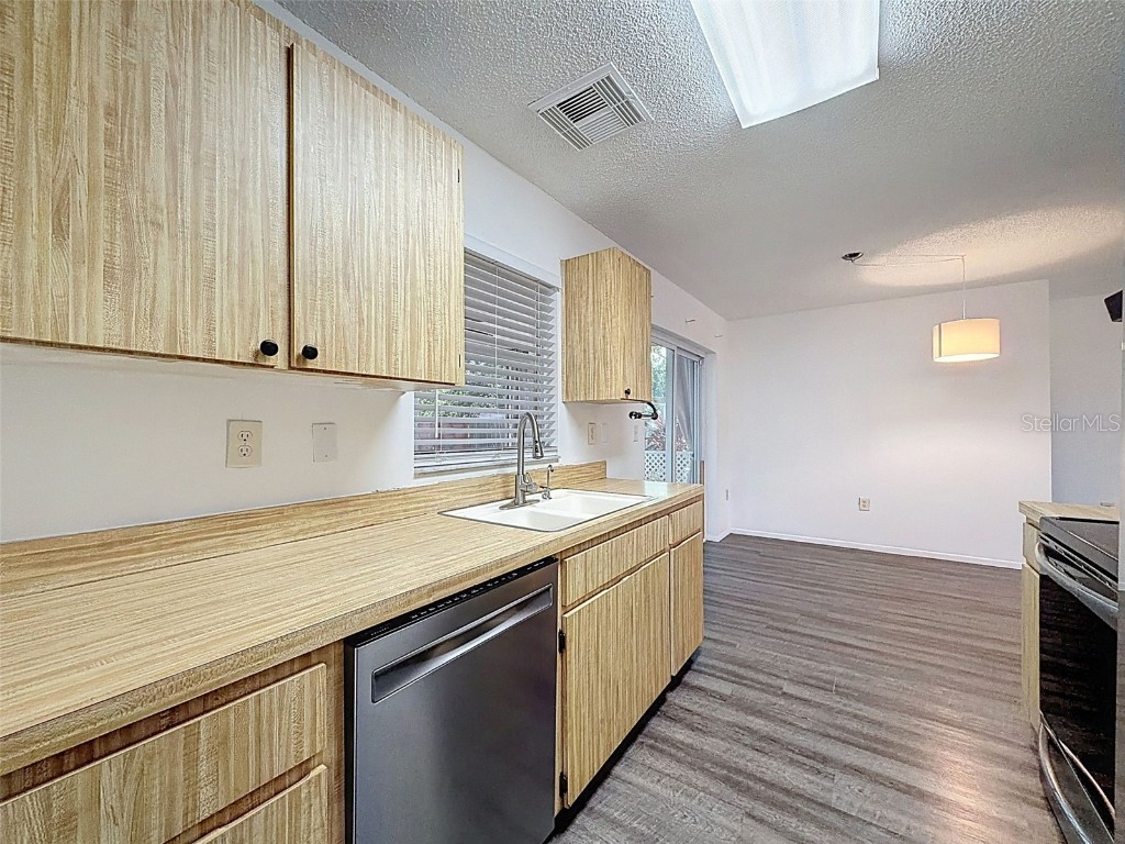 10330 White Cedar St Port Richey FL 34668 W7881286 image16