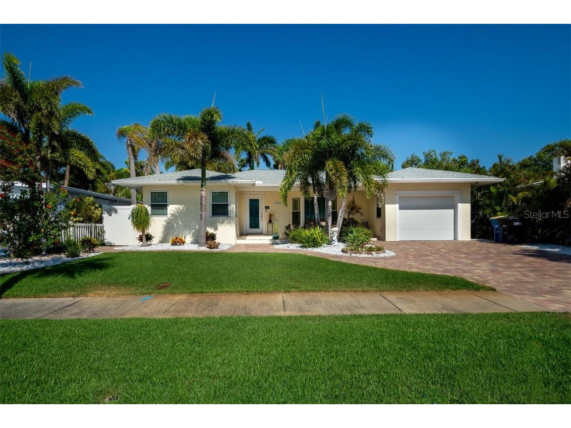 1034 Mandalay Avenue Clearwater Beach FL 33767 U8245345 image1