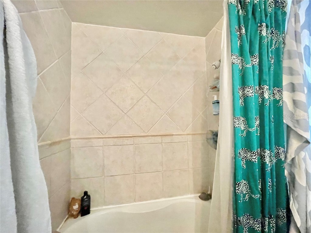 1035 NE 3rd Avenue Gainesville FL 32601 GC529389 image11