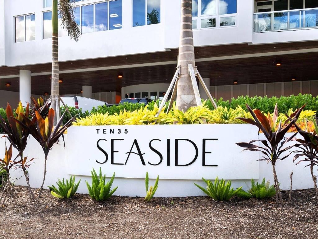 1035 Seaside Drive #305 Sarasota FL 34242 - GULF OF MEXICO A4632248 image32