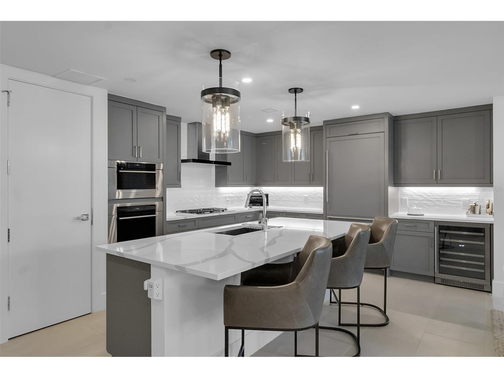 1035 Seaside Drive #308 Sarasota FL 34242 - GULF OF MEXICO A4692379 image13