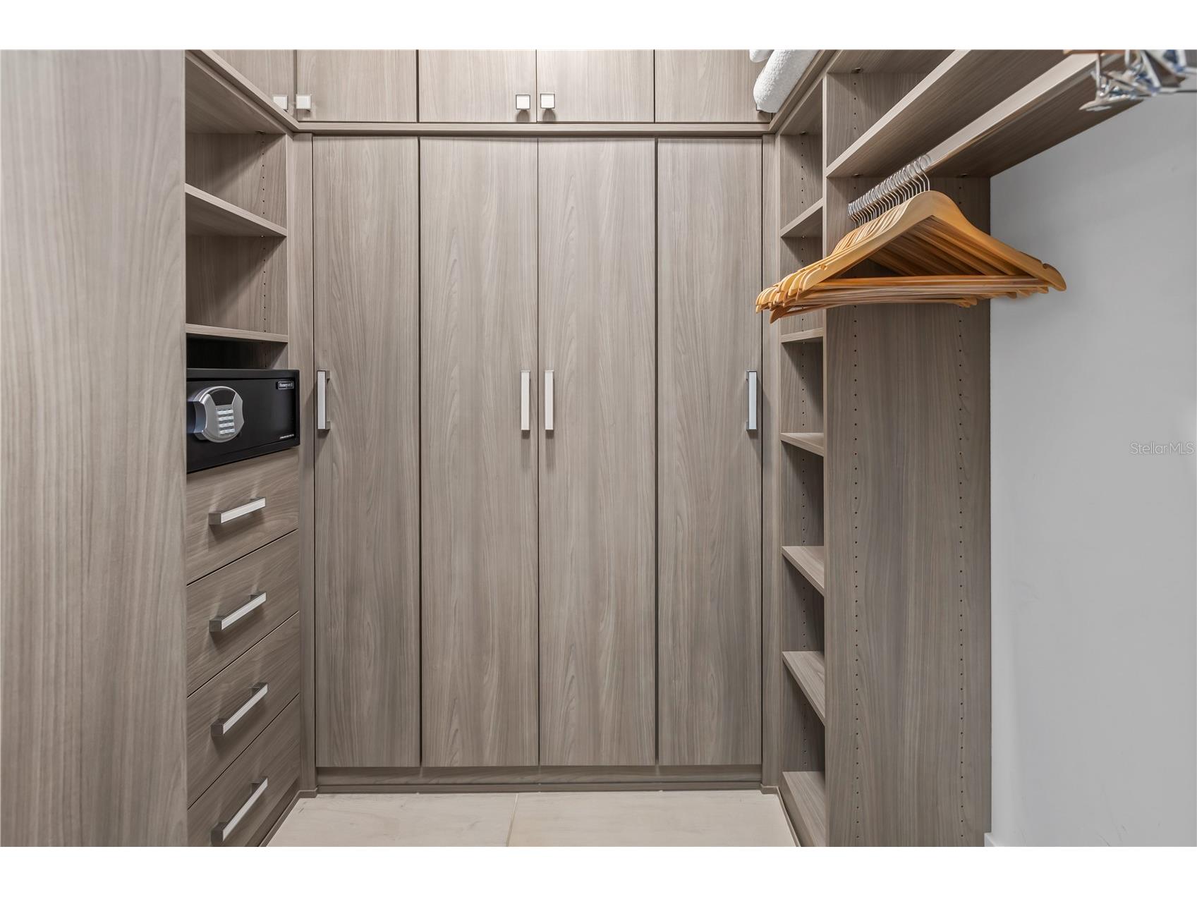 1035 Seaside Drive #404 Sarasota FL 34242 - GULF OF AMERICA A4672742 image12