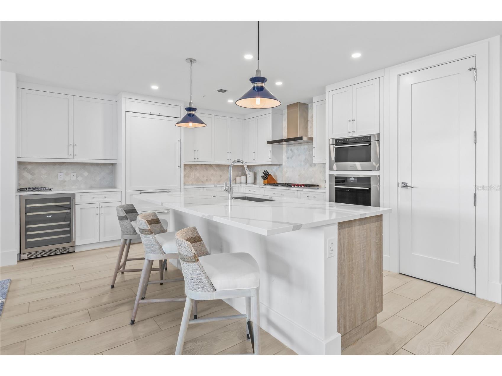 1035 Seaside Drive #404 Sarasota FL 34242 - GULF OF AMERICA A4672742 image5