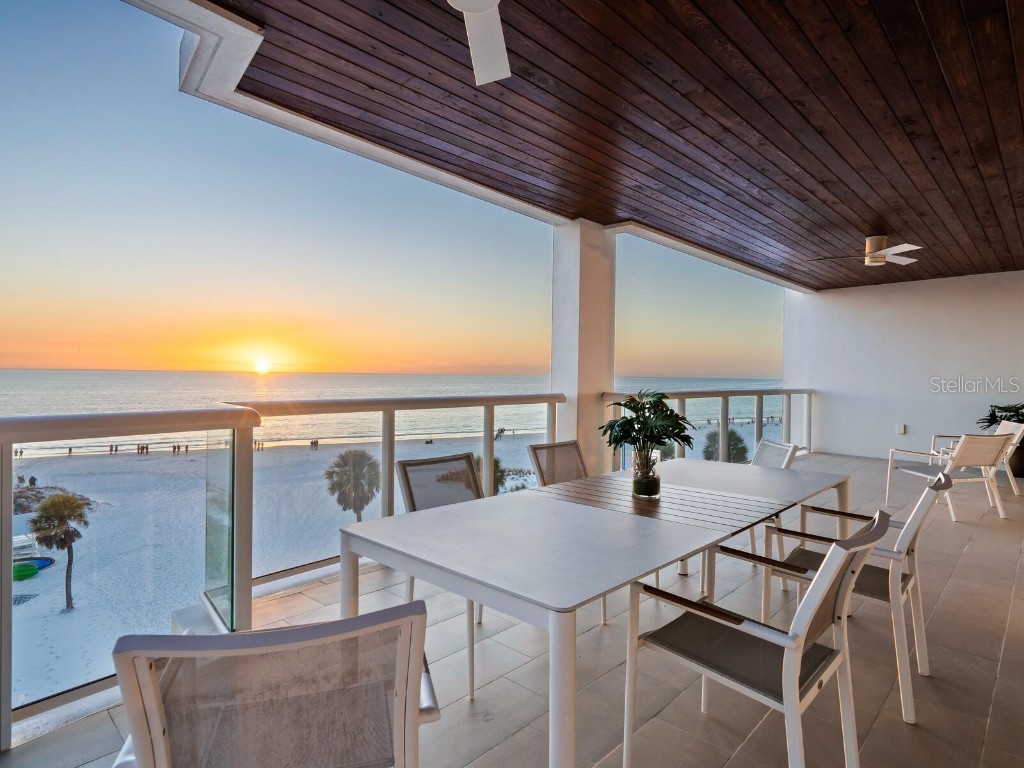 1035 Seaside Drive #501 Sarasota FL 34242 - GULF OF MEXICO A4599590 image1