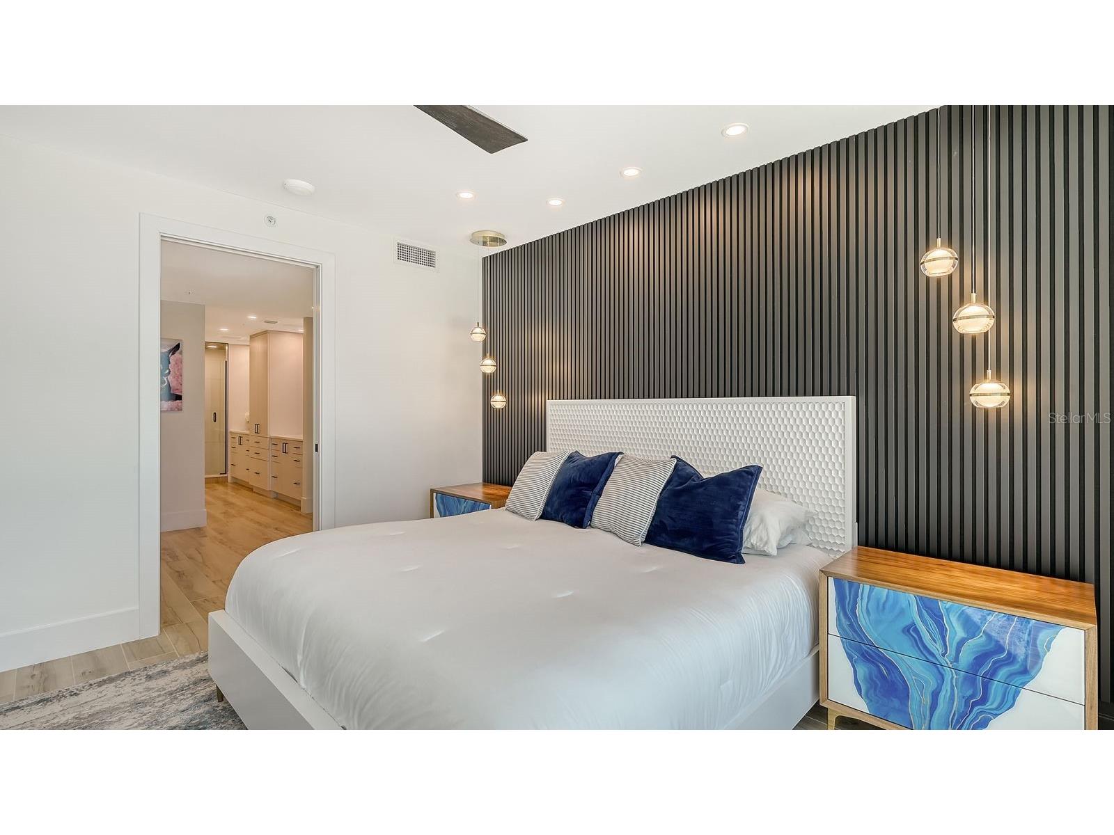 1035 Seaside Drive #503 Sarasota FL 34242 - GULF OF MEXICO A4677354 image22