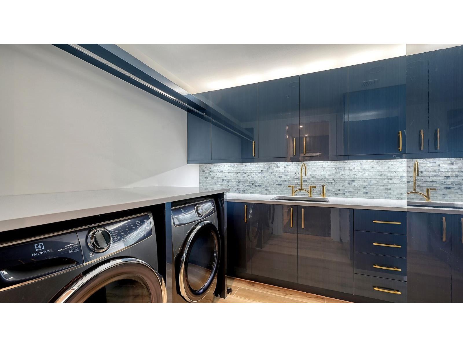 1035 Seaside Drive #503 Sarasota FL 34242 - GULF OF MEXICO A4677354 image34