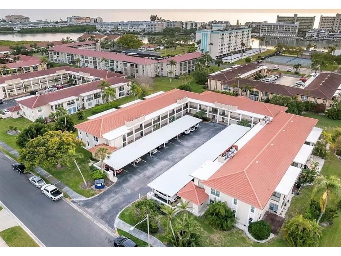 10350 Imperial Point Drive W #18 Largo FL 33774 O6190459 image1