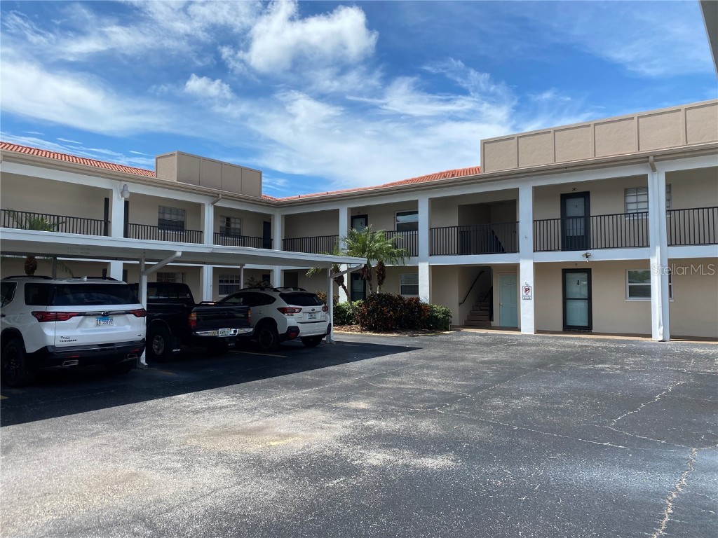 10350 Imperial Point Drive W #18 Largo FL 33774 - INTRACOASTAL WATERWAY U8213415 image1