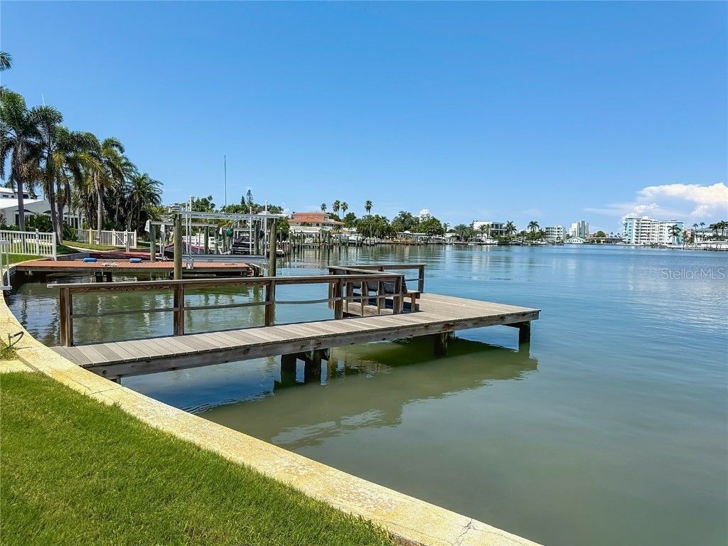 10350 Paradise Boulevard Treasure Island FL 33706 TB8418619 image1