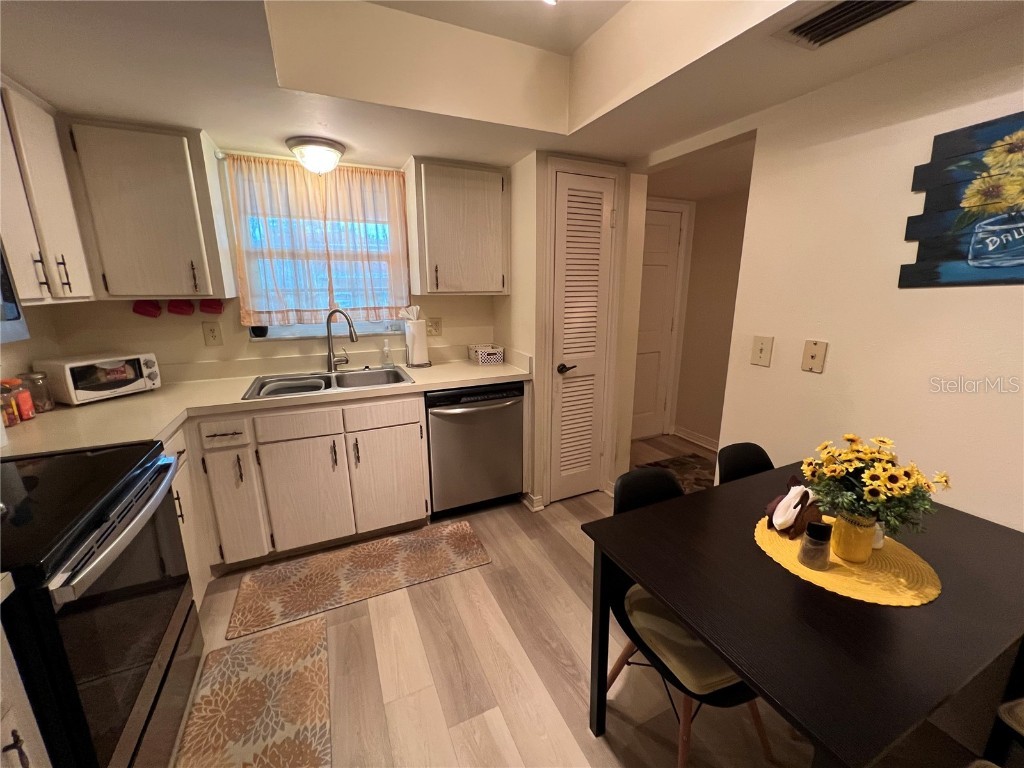 10355 Carrollwood Lane #143 Tampa FL 33618 TB8454878 image6