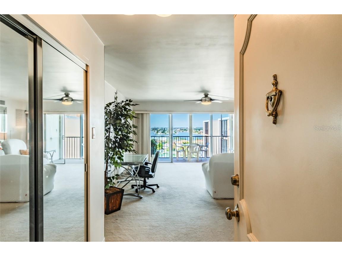 10355 Paradise Boulevard #1001 Treasure Island FL 33706 L4927641 image1