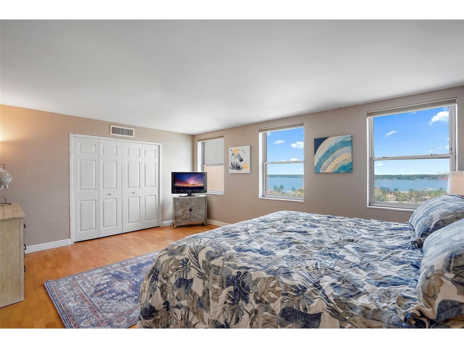 10355 Paradise Boulevard #1010-1011 Saint Petersburg FL 33706 TB8514404 image15