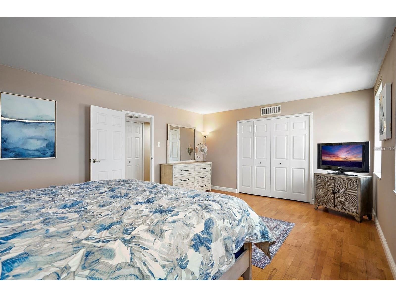 10355 Paradise Boulevard #1010-1011 Saint Petersburg FL 33706 TB8514404 image16