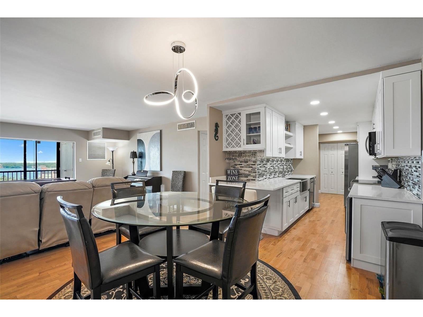 10355 Paradise Boulevard #1010-1011 Saint Petersburg FL 33706 TB8514404 image8