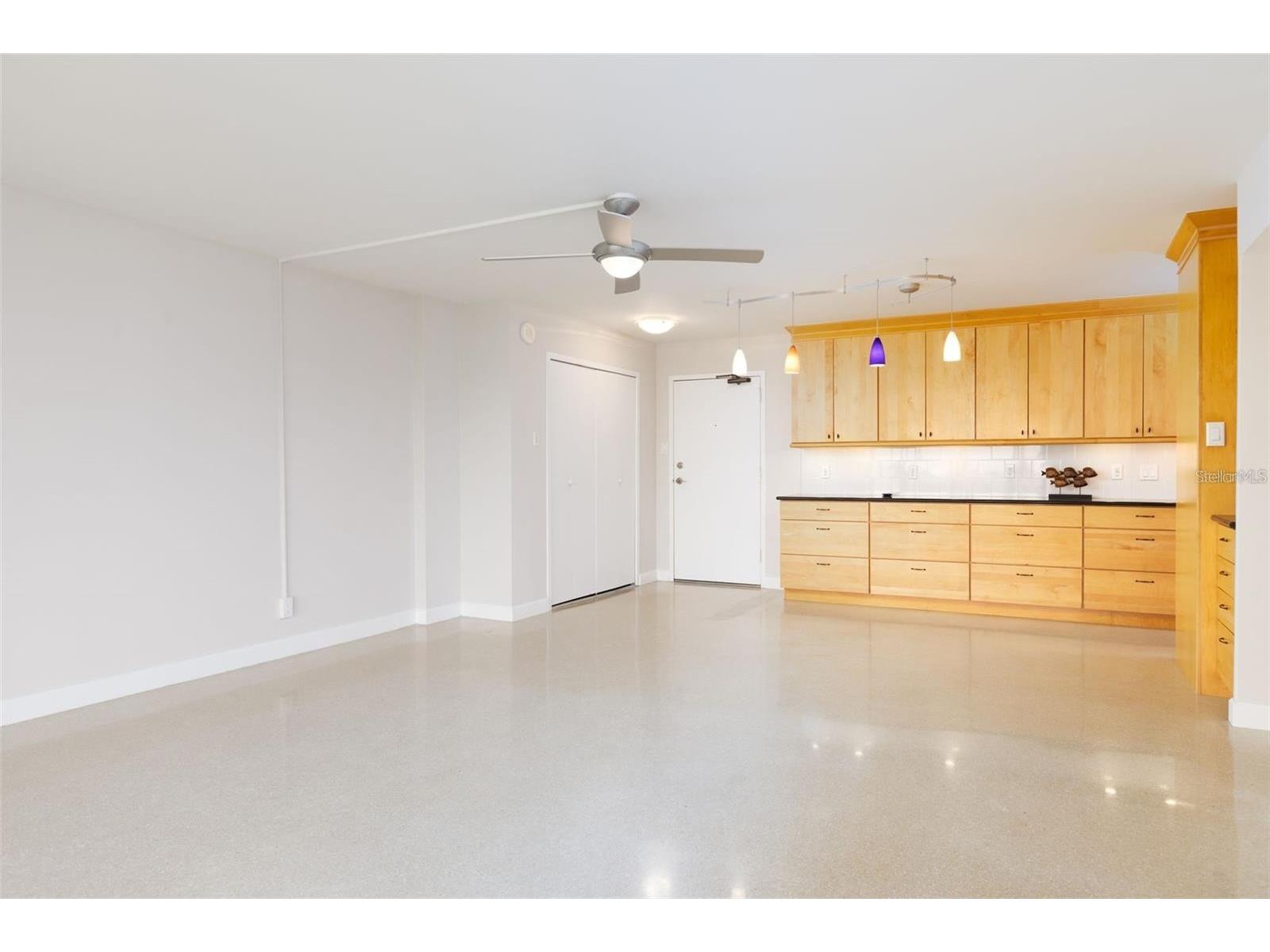 10355 Paradise Boulevard #1015 Treasure Island FL 33706 TB8465420 image10