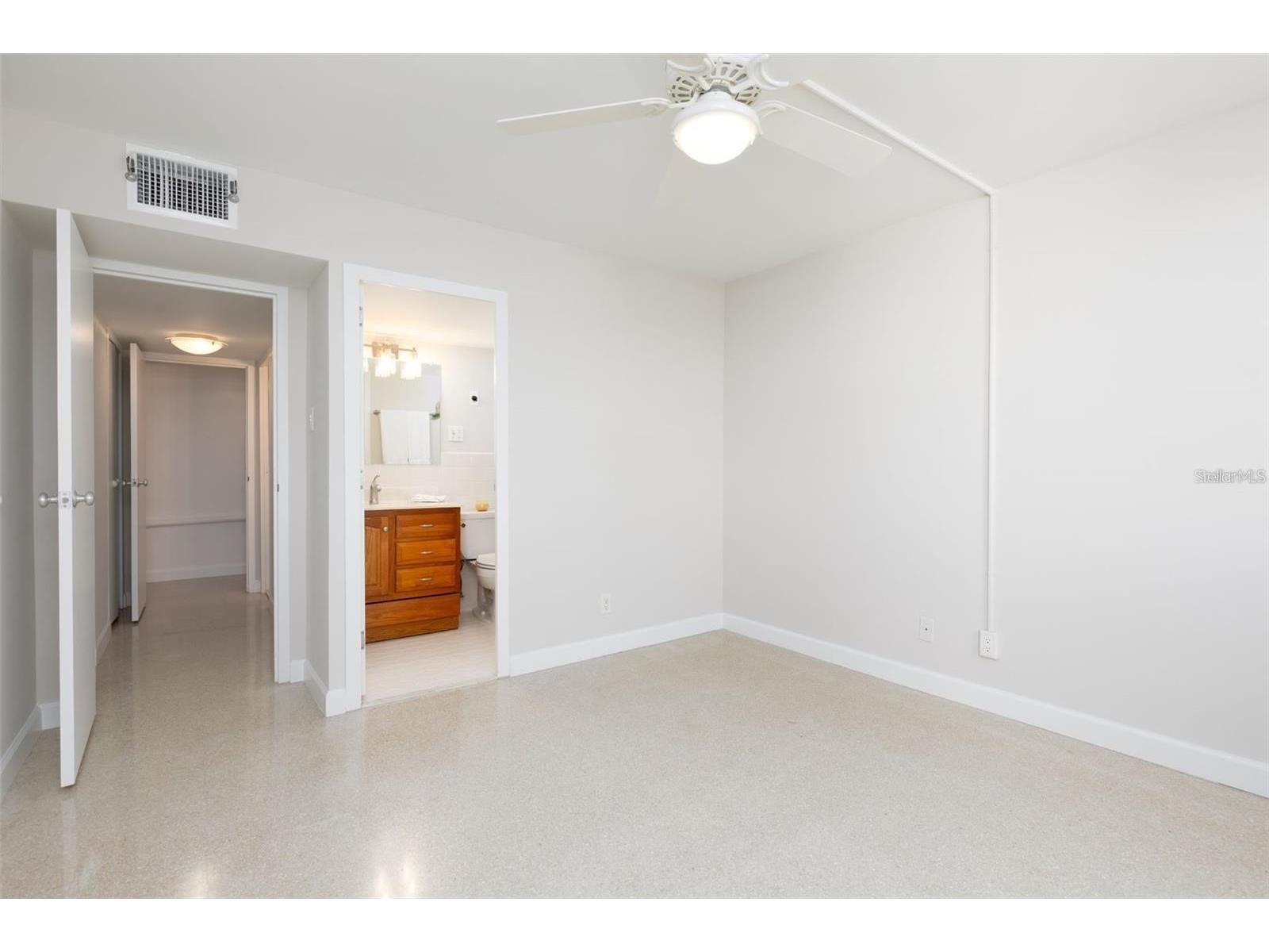 10355 Paradise Boulevard #1015 Treasure Island FL 33706 TB8465420 image15
