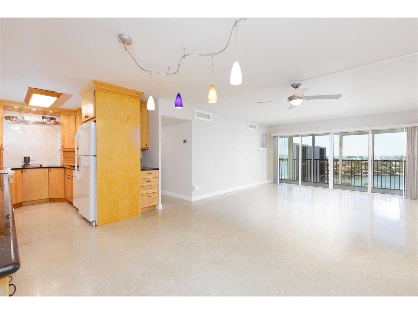 10355 Paradise Boulevard #1015 Treasure Island FL 33706 TB8465420 image5