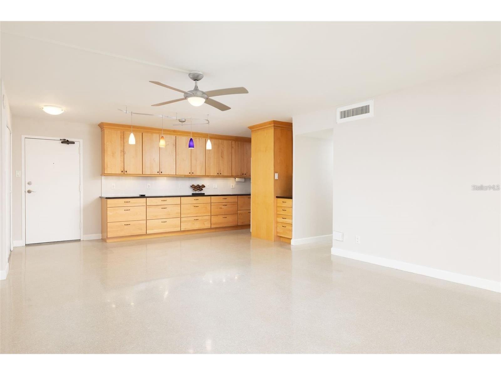 10355 Paradise Boulevard #1015 Treasure Island FL 33706 TB8465420 image9