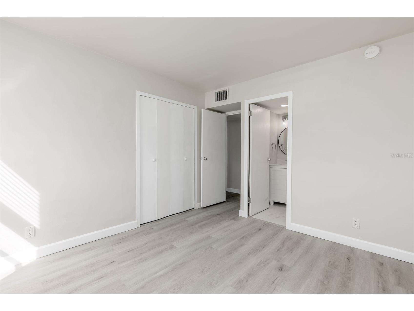 10355 Paradise Boulevard #213 Treasure Island FL 33706 TB8473335 image29