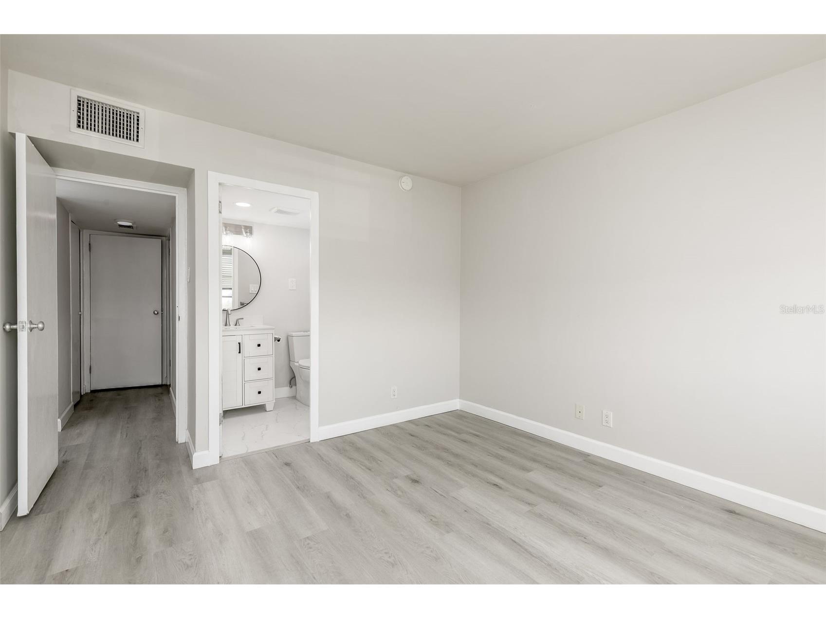 10355 Paradise Boulevard #213 Treasure Island FL 33706 TB8473335 image30