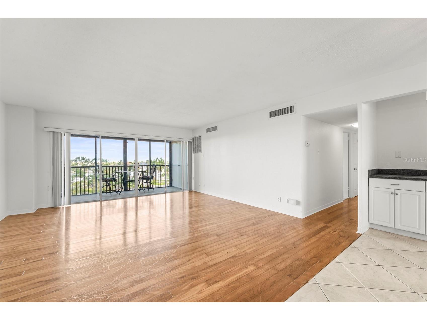10355 Paradise Boulevard #403 Treasure Island FL 33706 TB8497929 image21