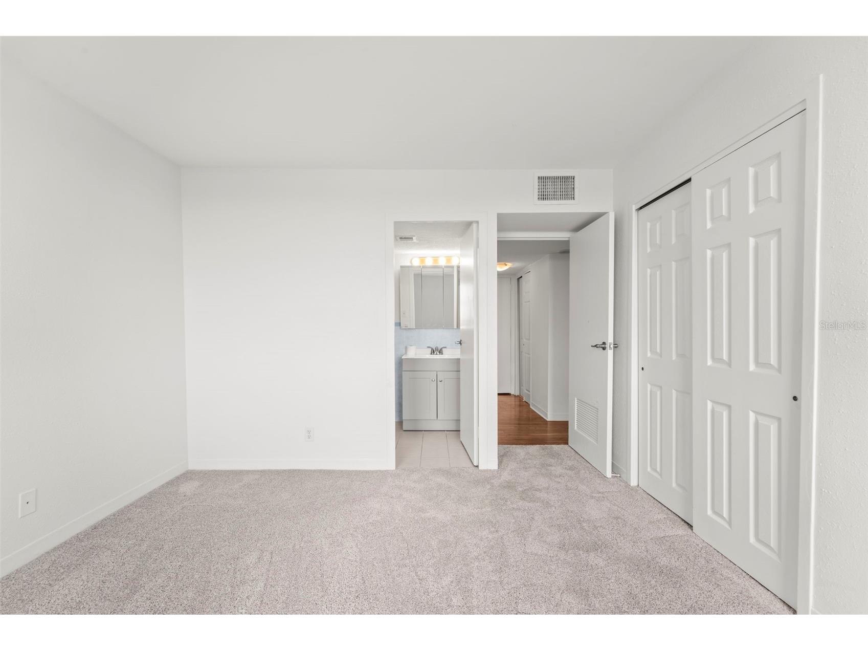 10355 Paradise Boulevard #403 Treasure Island FL 33706 TB8497929 image32