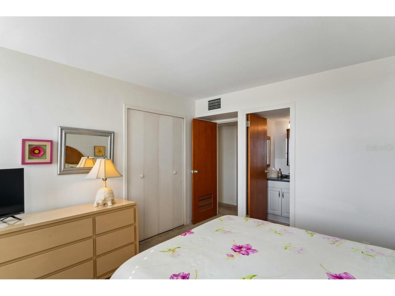10355 Paradise Boulevard #604 Treasure Island FL 33706 W7884384 image32
