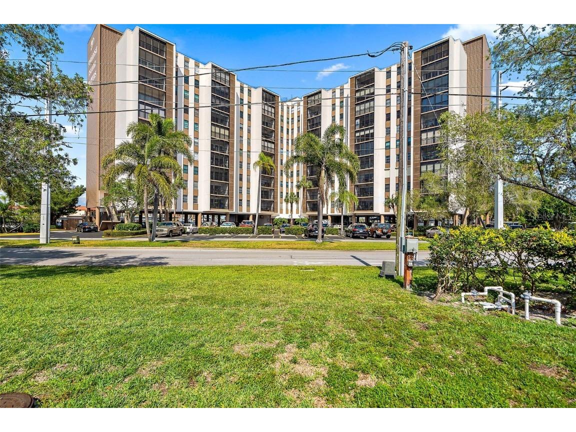 10355 Paradise Boulevard #608 Treasure Island FL 33706 TB8453087 image2