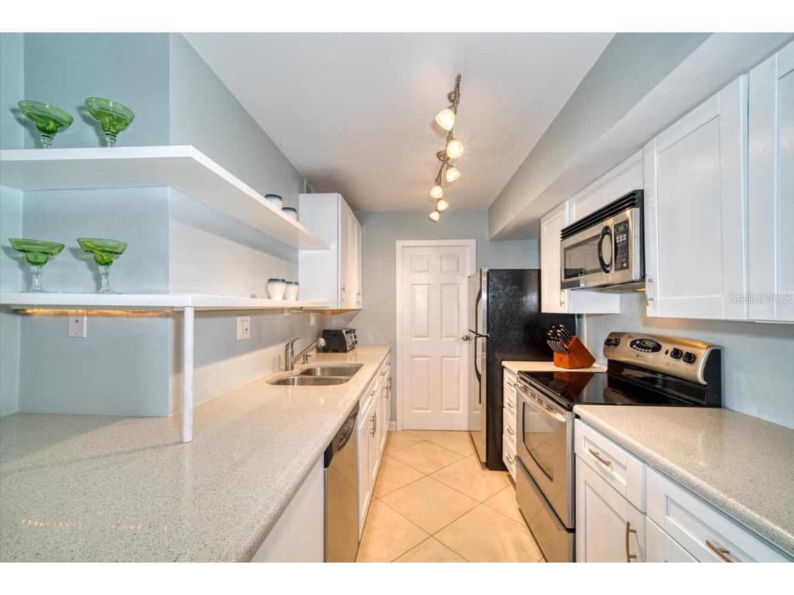 10355 Paradise Boulevard #612 Treasure Island FL 33706 - BOCA CIEGA BAY GULF OF MEXICO U8248718 image14