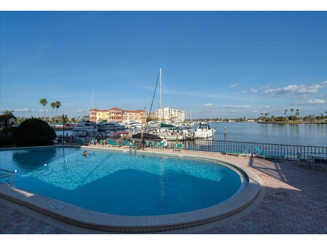 10355 Paradise Boulevard #612 Treasure Island FL 33706 - BOCA CIEGA BAY GULF OF MEXICO U8248718 image5