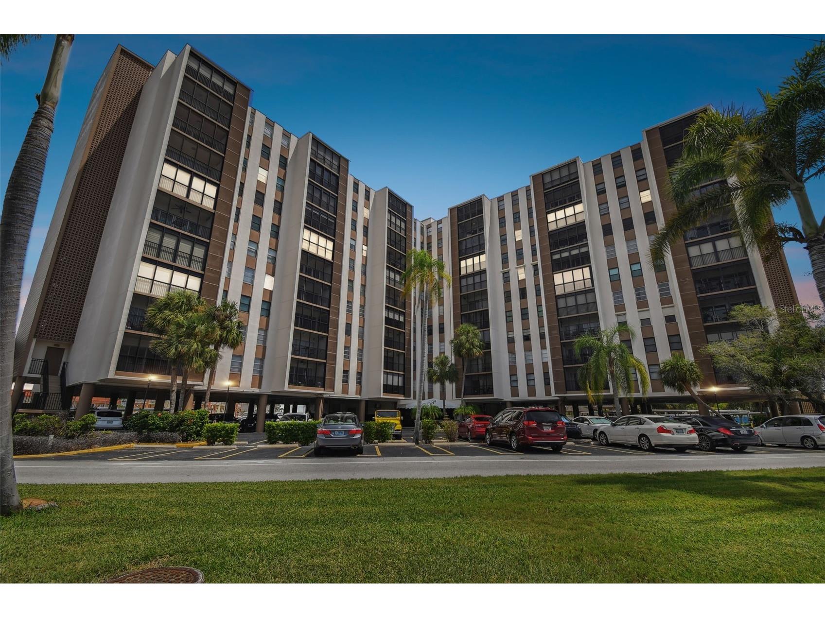10355 Paradise Boulevard #702 Treasure Island FL 33706 - BOCA CIEGA BAY TB8524800 image1