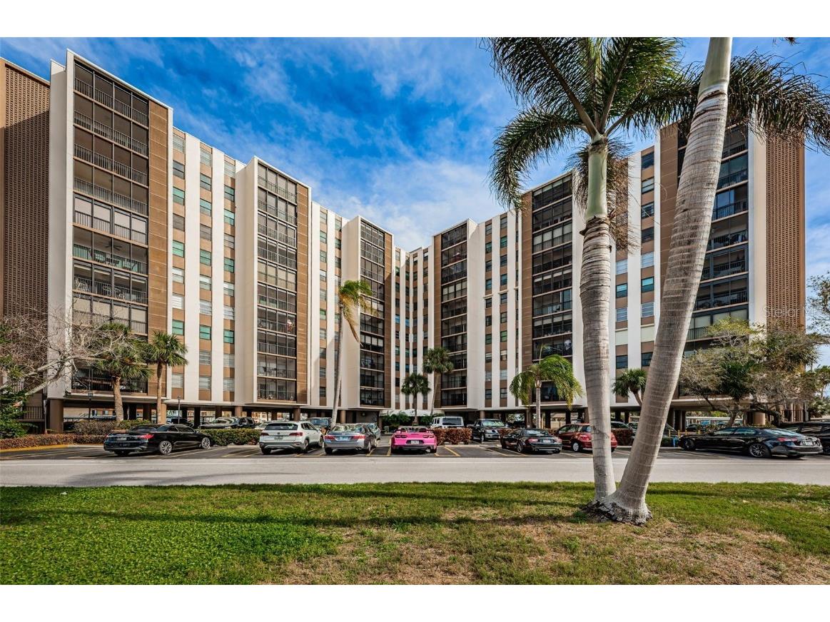 10355 Paradise Boulevard #708 Treasure Island FL 33706 U8223633 image1