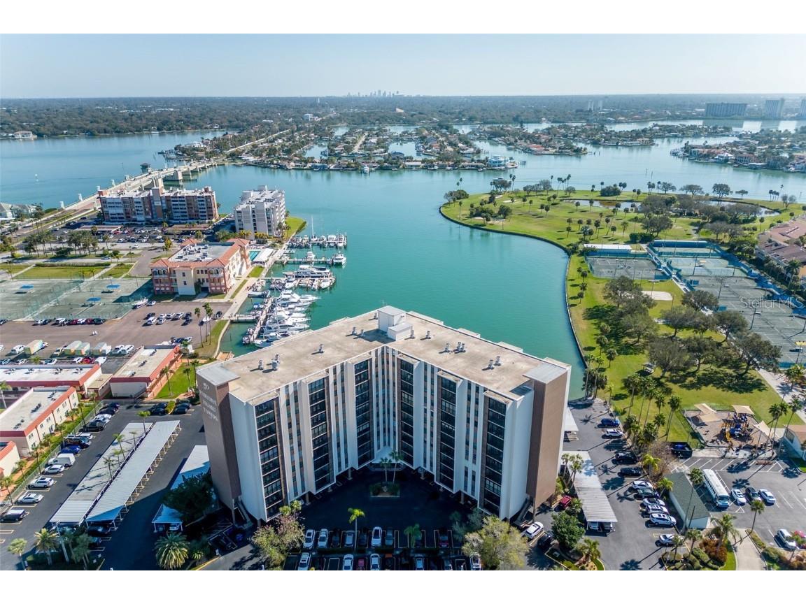 10355 Paradise Boulevard #805 Treasure Island FL 33706 U8183971 image1