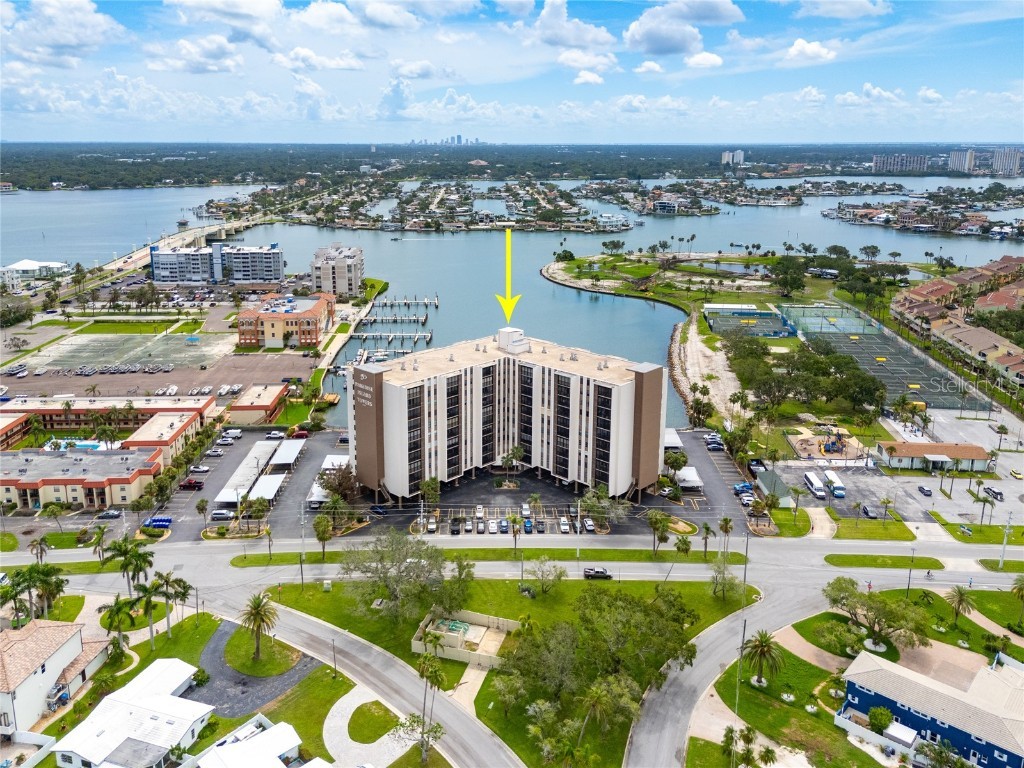 10355 Paradise Boulevard #907 Treasure Island FL 33706 - BOCA CIEGA BAY TB8389871 image1