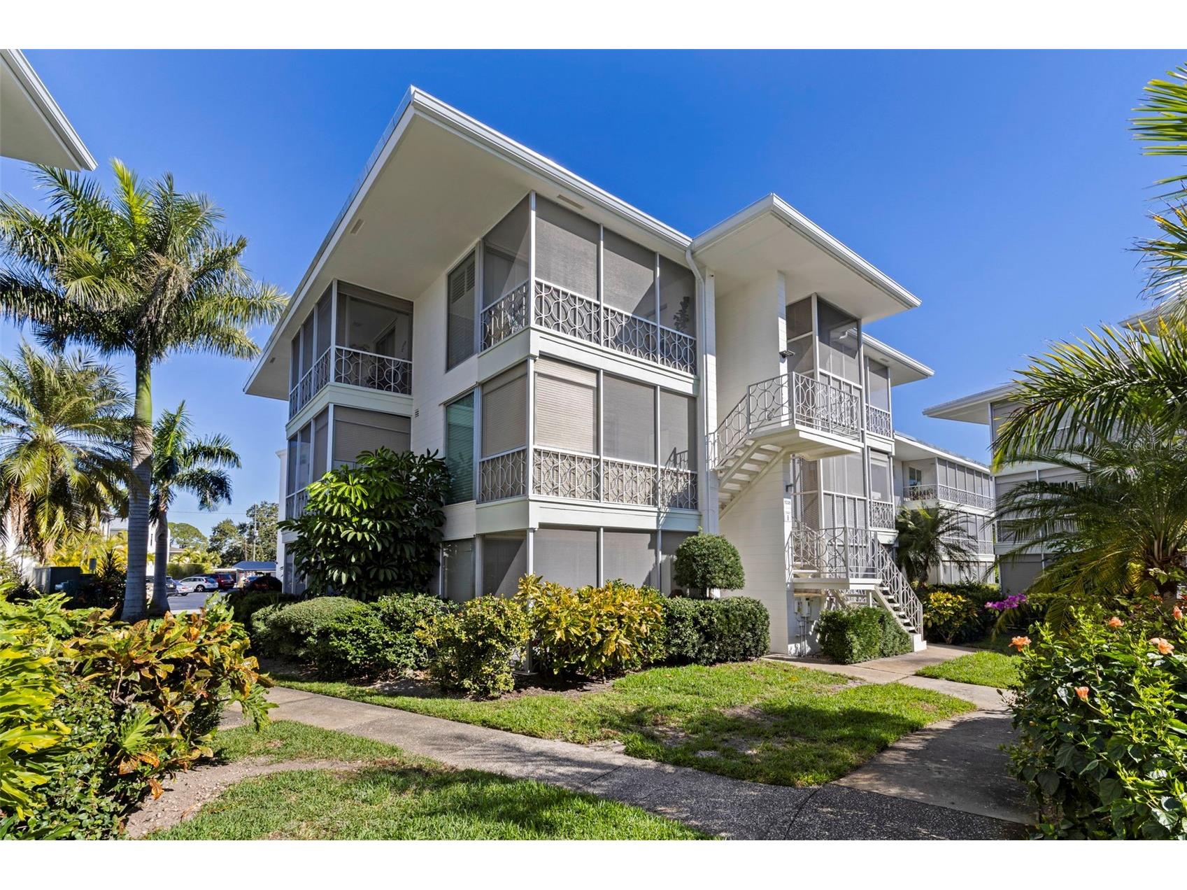 1036 North Shore Drive NE #1 Saint Petersburg FL 33701 TB8463460 image1