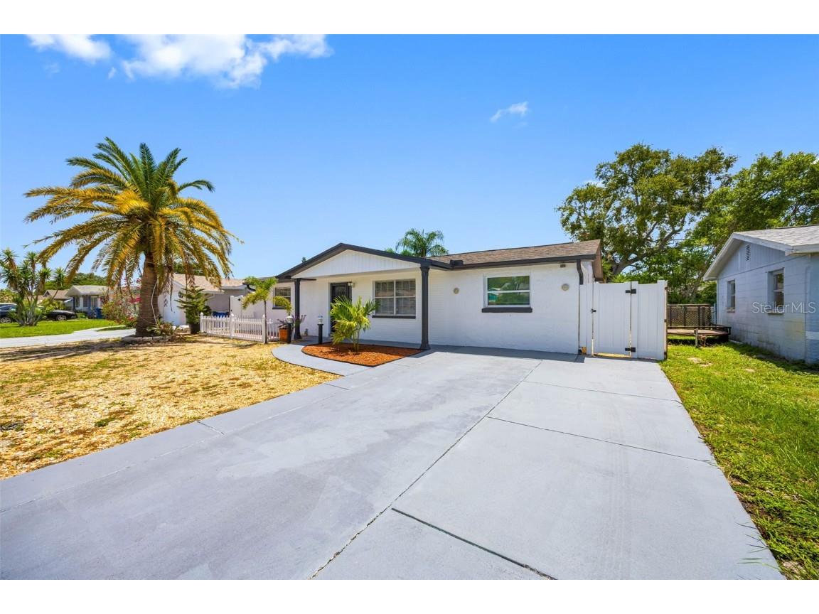 1036 Viking Drive Holiday FL 34691 TB8450754 image1
