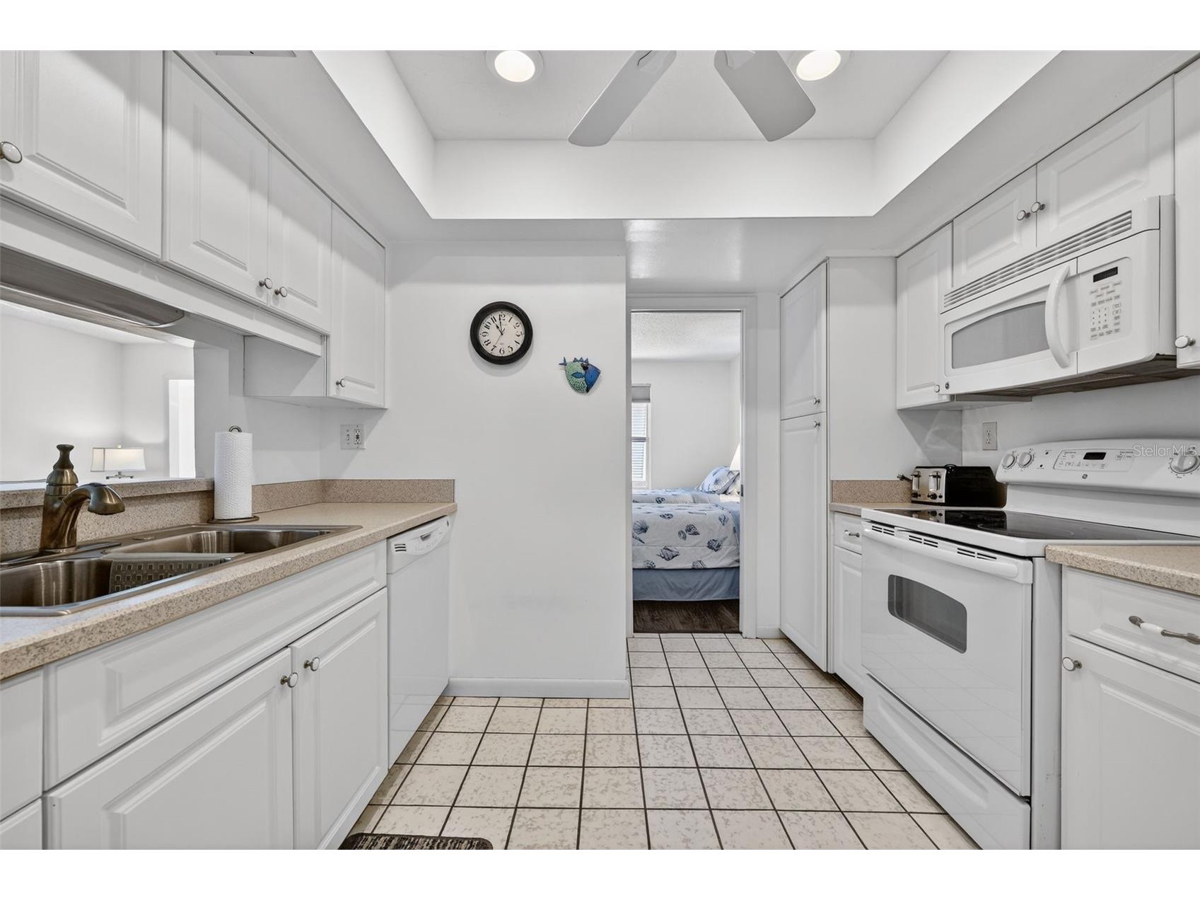 1036 W Peppertree Lane #113B Sarasota FL 34242 A4680197 image11