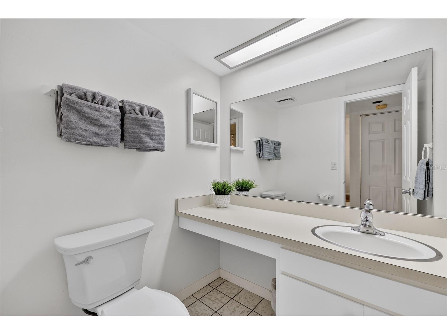 1036 W Peppertree Lane #113B Sarasota FL 34242 A4680197 image17