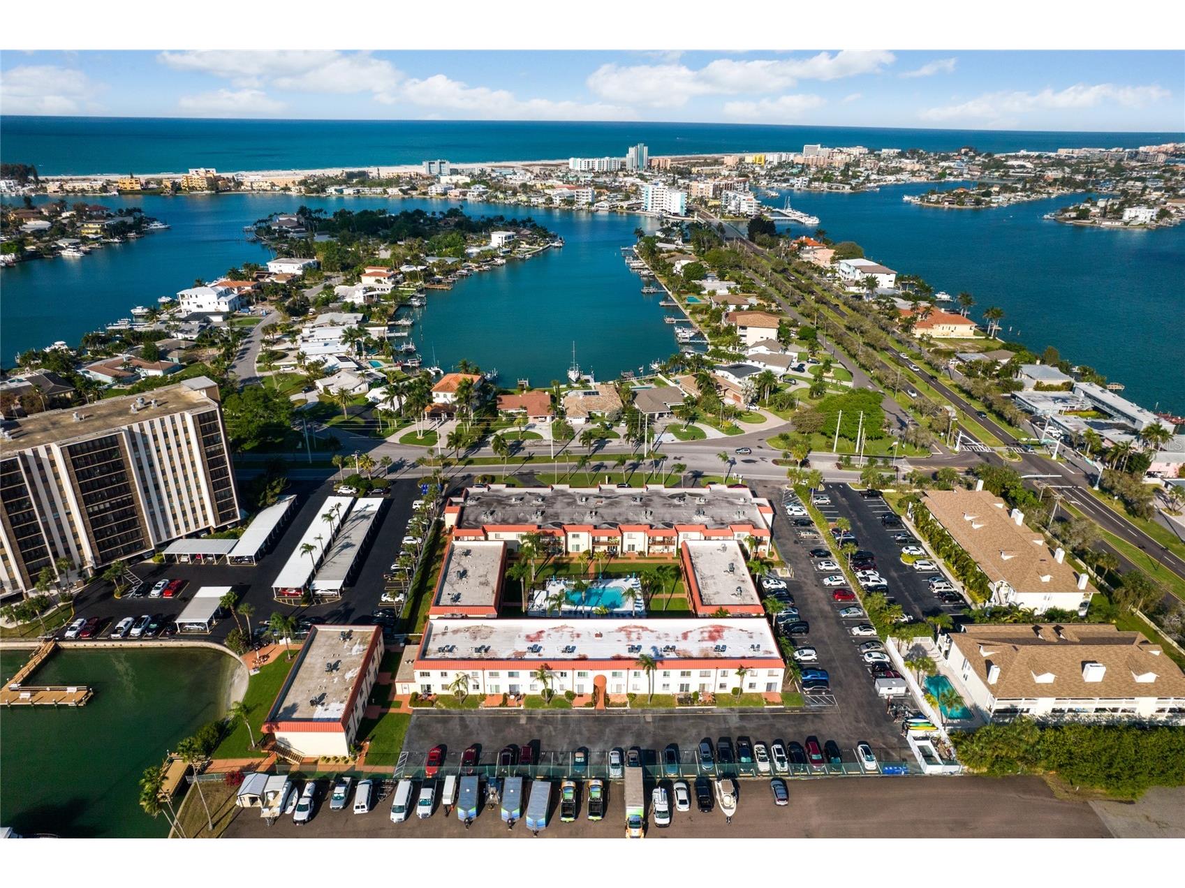 10365 Paradise Boulevard #16 Treasure Island FL 33706 TB8525558 image1