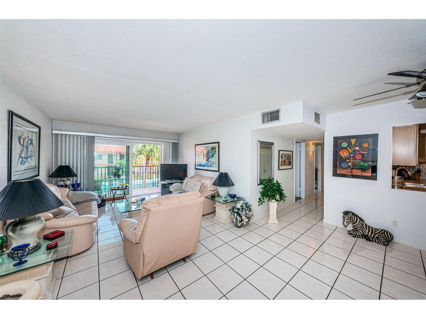 10365 Paradise Boulevard #16 Treasure Island FL 33706 TB8525558 image11