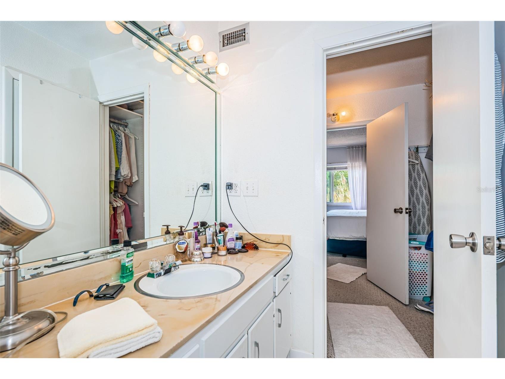 10365 Paradise Boulevard #16 Treasure Island FL 33706 TB8525558 image23