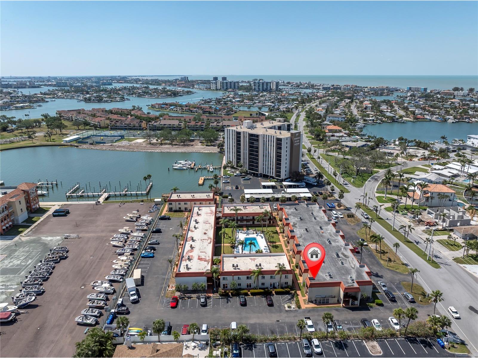 10365 Paradise Boulevard #4 Treasure Island FL 33706 TB8504352 image1